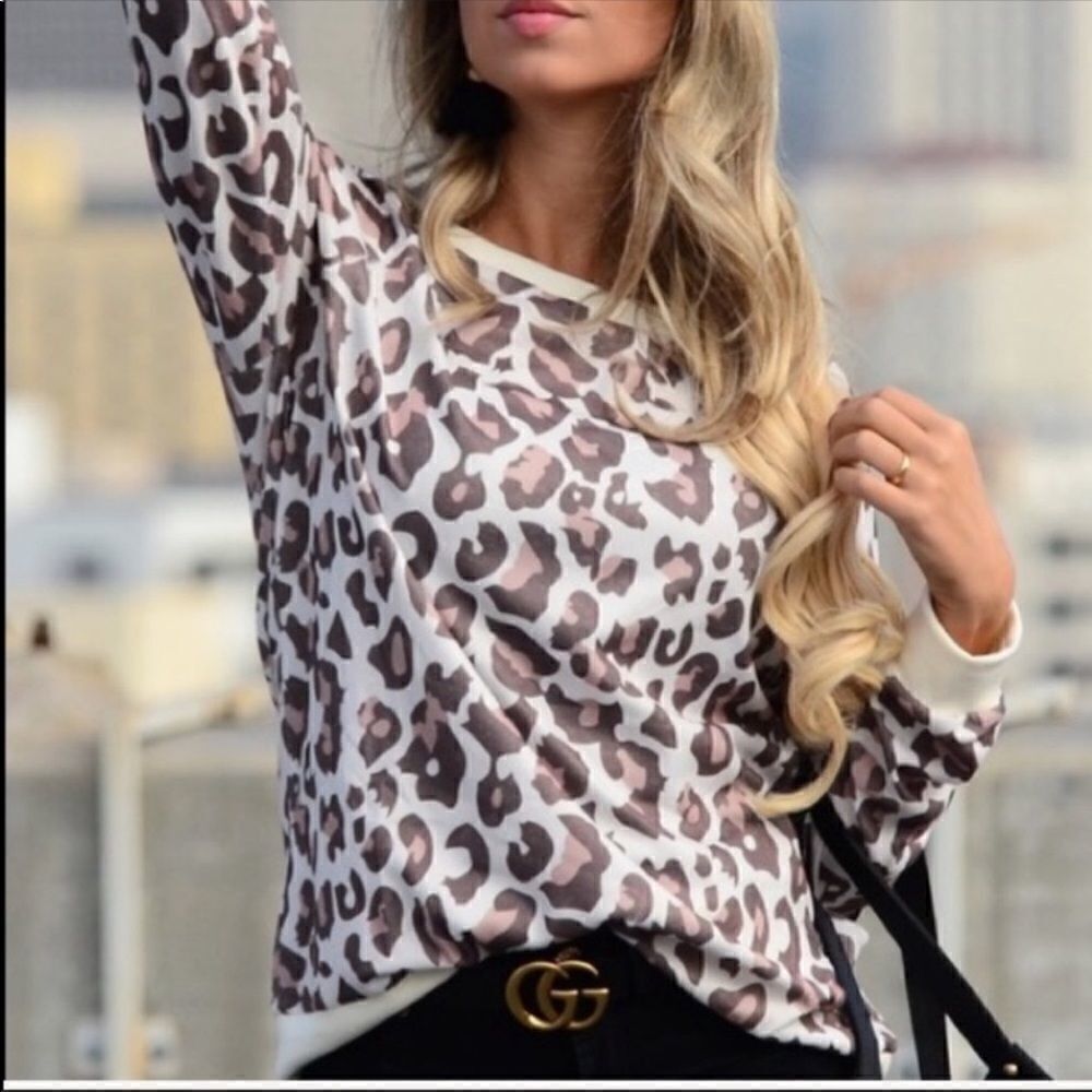 Leopard Printed Crew Neck Top - Picture 3 of 6